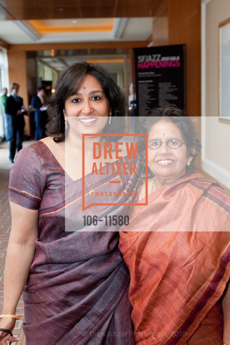 Srinija Srinivasan, Saroja Srinivasan, SFJAZZ Gala "Happenings", US, May 10th, 2010, Photo #106-11580 Srinija Srinivasan, Saroja Srinivasan, Photo #106-11580
