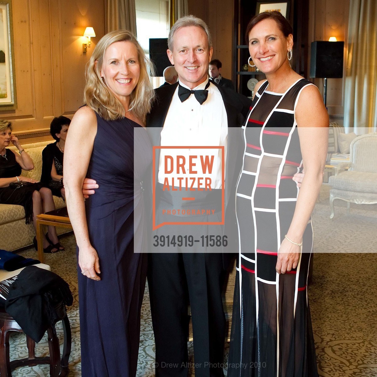 Kathy Mahoney, Dan Kent, Suzanne Rischman, JUNIOR LEAGUE OF SAN FRANCISCO'S 84th Annual Fashion Show DINNER GALA, US, March 20th, 2010, Photo #3914919-11586 Kathy Mahoney, Dan Kent, Suzanne Rischman, Photo #3914919-11586