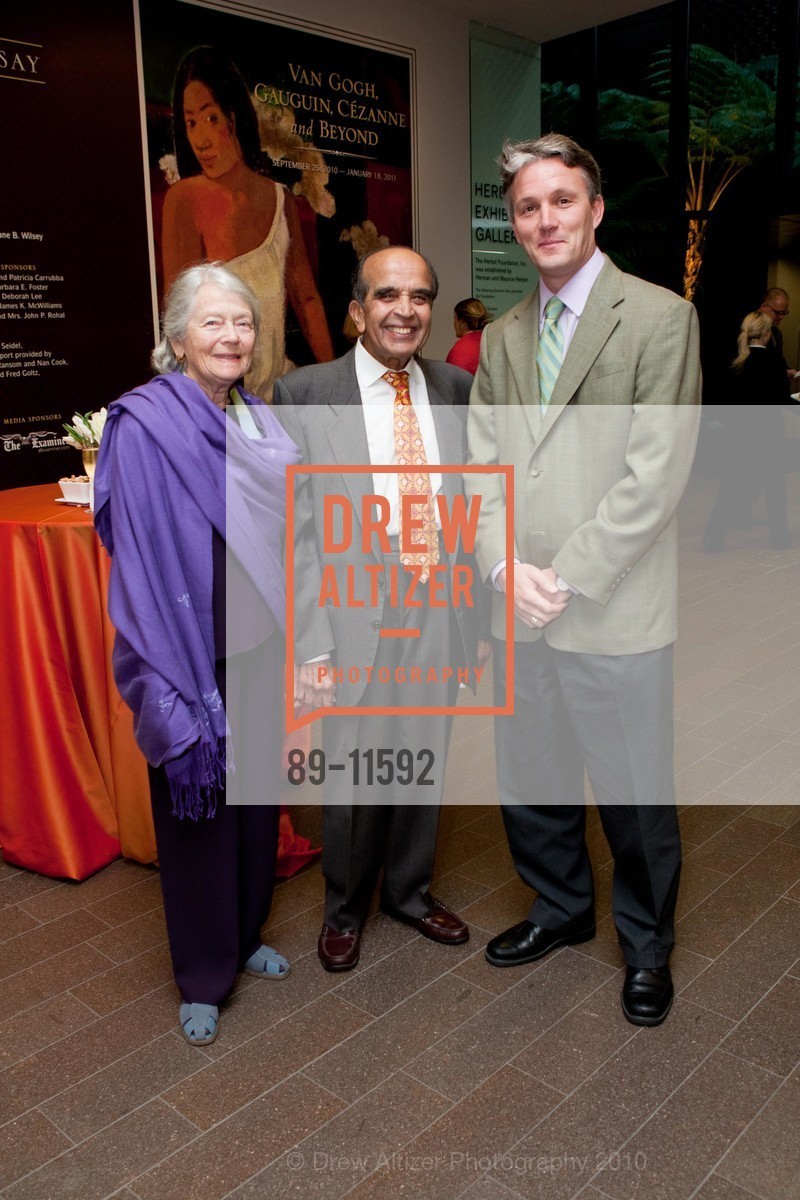 Helen Desai, Raj Desai, Julian Cox, de Young Museum Major Donor Uncrating Event, US, September 22nd, 2010, Photo #89-11592 Helen Desai, Raj Desai, Julian Cox, Photo #89-11592