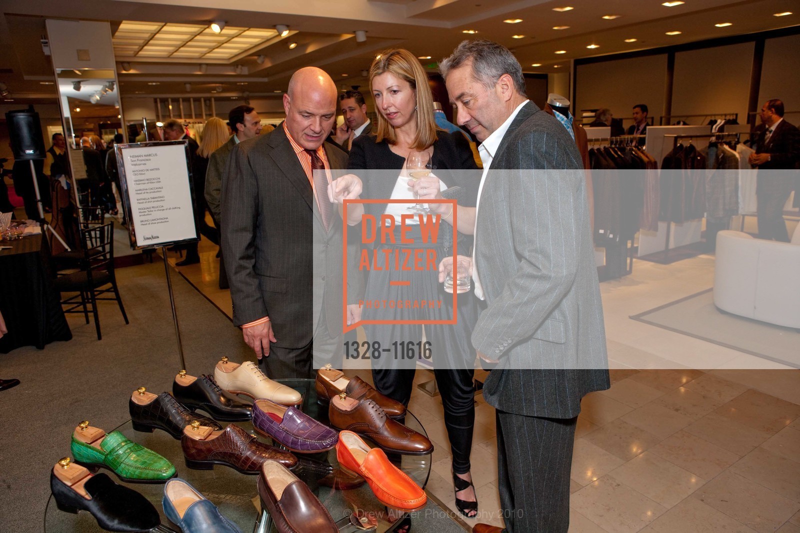 John Capizzi, Suzanne Jack, Paul Schimmel, Kiton Opening featuring Bay Area Men Who Lead, US, February 19th, 2010, Photo #1328-11616 John Capizzi, Suzanne Jack, Paul Schimmel, Photo #1328-11616
