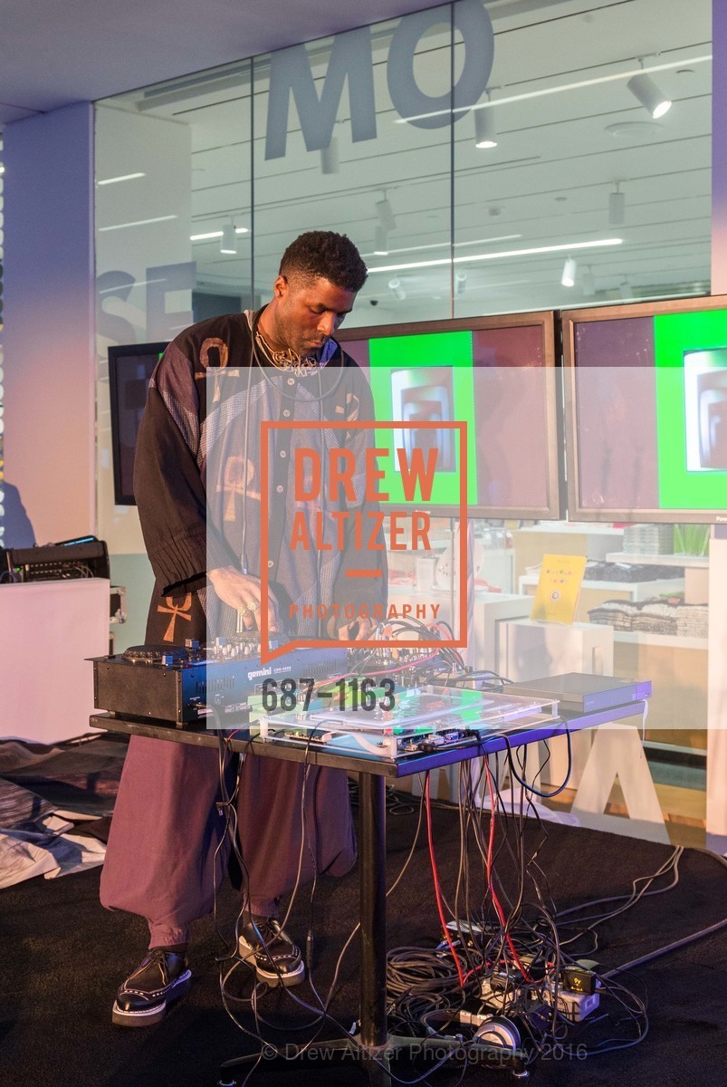 Kamau Patton, SFMOMA Art Bash, SFMOMA. 151 3rd St, April 29th, 2016, Photo #687-1163 Kamau Patton, Photo #687-1163