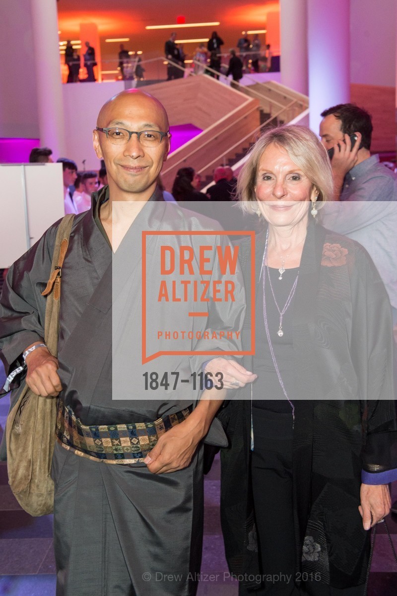 Onishi, Lynn Augstein, SFMOMA Art Bash, SFMOMA. 151 3rd St, April 29th, 2016, Photo #1847-1163 Onishi, Lynn Augstein, Photo #1847-1163