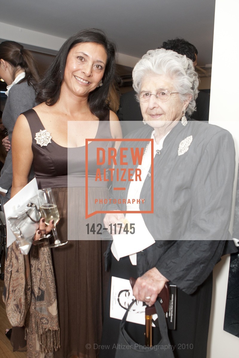 Suzanne Baird, Silvia Thoelecke, Maria Callas Exhibition Opening Gala, US, September 24th, 2010, Photo #142-11745 Suzanne Baird, Silvia Thoelecke, Photo #142-11745