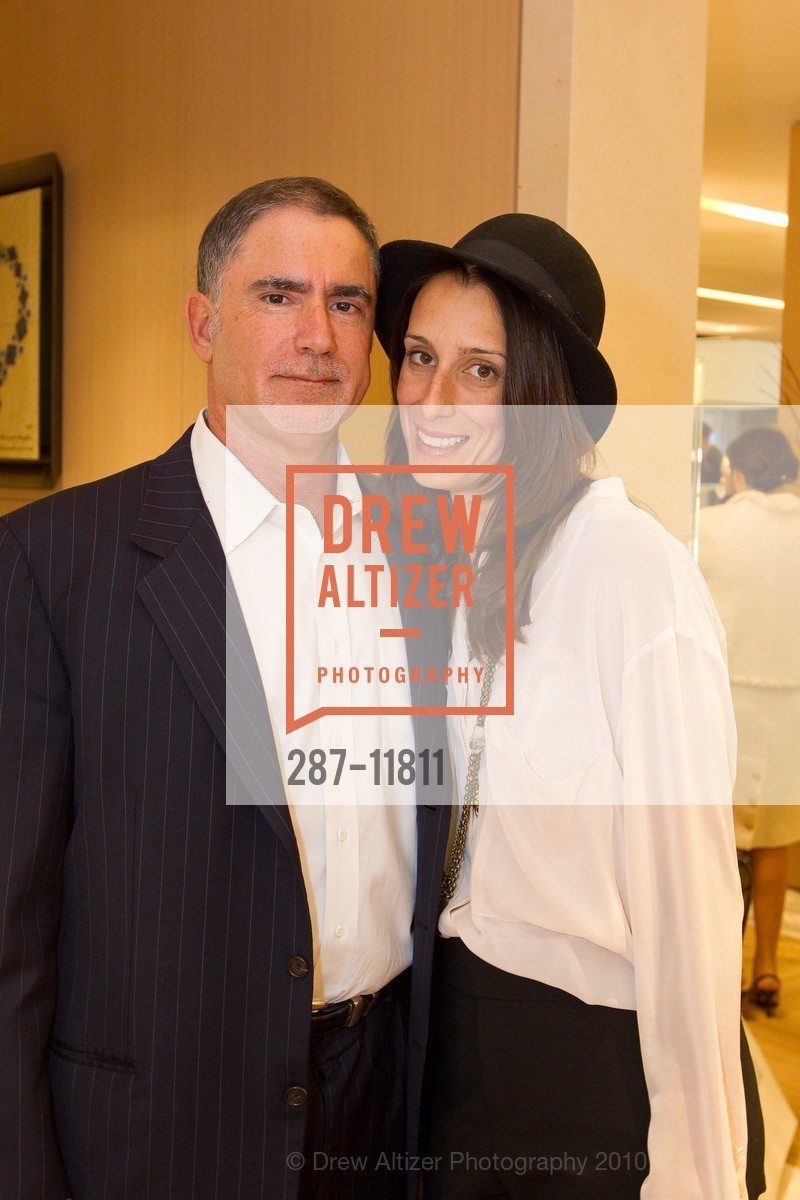 Phil Bronstein, Christine Borders, BULGARI Hosts a Book Signing For TATIANA SOROKKO STYLE, US, September 25th, 2010, Photo #287-11811 Phil Bronstein, Christine Borders, Photo #287-11811
