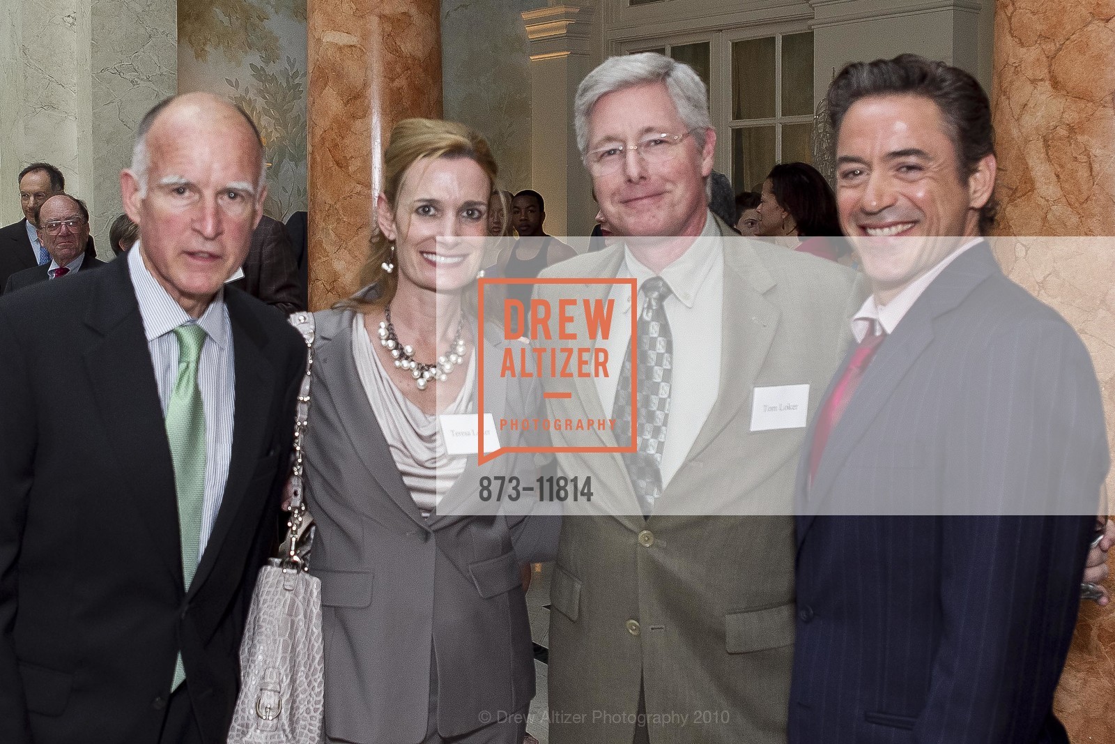 Jerry Brown, Teresa Loker, Tom Loker, Robert Downey Jr., Ann & Gordon Getty Host Robert Downey Jr, and Jerry Brown to Benefit OAKLAND SCHOOL FOR THE ARTS, Private Residence, May 12th, 2010, Photo #873-11814 Jerry Brown, Teresa Loker, Tom Loker, Robert Downey Jr., Photo #873-11814
