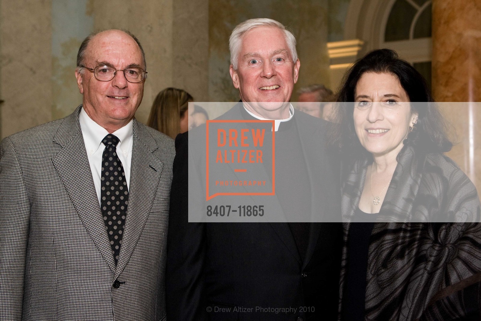 Tom Fitzpatrick, Father Robert Walsh, Madalyn Fitzpatrick, Gettys Host SI Auction Salon with Chorus, US, October 23rd, 2010, Photo #8407-11865 Tom Fitzpatrick, Father Robert Walsh, Madalyn Fitzpatrick, Photo #8407-11865