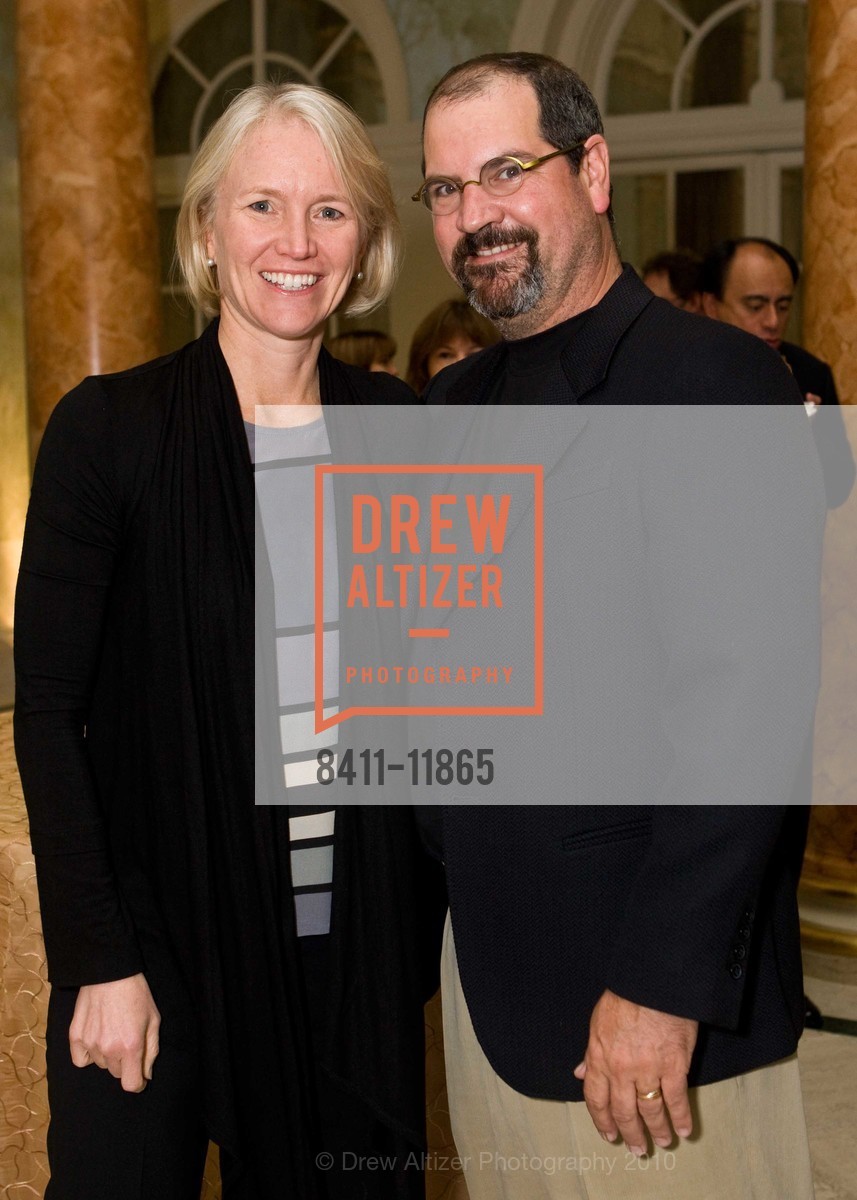 Susan Lundquist, Douglas Thornley, Gettys Host SI Auction Salon with Chorus, US, October 23rd, 2010, Photo #8411-11865 Susan Lundquist, Douglas Thornley, Photo #8411-11865