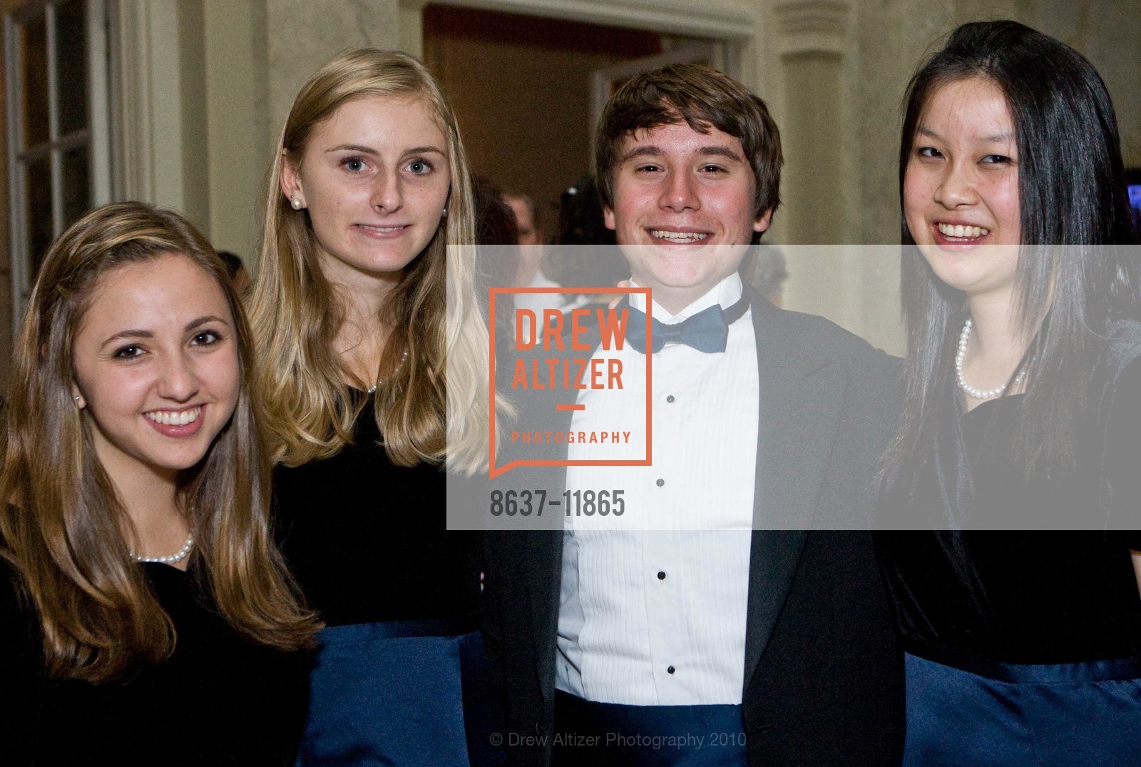 Christina Arce, Sarah Stricker, Stefan Metrakos, Elise Go, Gettys Host SI Auction Salon with Chorus, US, October 23rd, 2010, Photo #8637-11865 Christina Arce, Sarah Stricker, Stefan Metrakos, Elise Go, Photo #8637-11865
