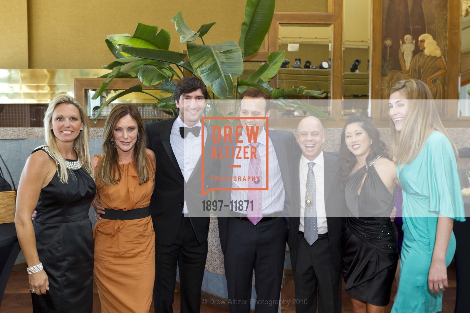 Lisa Newton, Peggy Fleming-Jenkins, Evan Lysacek, Brian Boitano, Scott Hamilton, Kristi Yamaguchi, Jennifer Cook, Kristi Yamaguchi's DANCING THE NIGHT AWAY Gala, US, June 20th, 2010, Photo #1897-11871 Lisa Newton, Peggy Fleming-Jenkins, Evan Lysacek, Brian Boitano, Scott Hamilton, Kristi Yamaguchi, Jennifer Cook, Photo #1897-11871