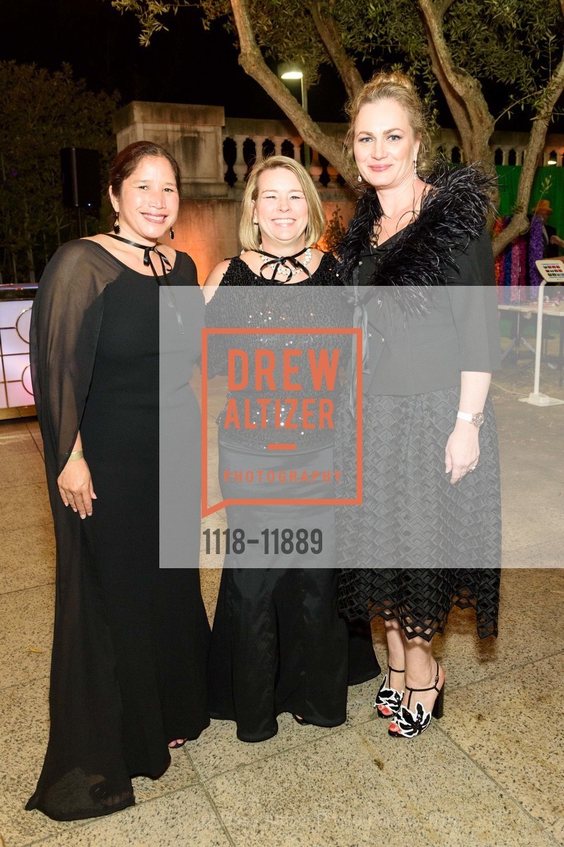 Amanda Sargisson, Sarah Gammill, Egle Mendoza, ArtPoint Gala: The Seduction, Legion of Honor Museum. 100 34th Ave, San Francisco, CA 94121, May 12th, 2018, Photo #1118-11889 Amanda Sargisson, Sarah Gammill, Egle Mendoza, Photo #1118-11889
