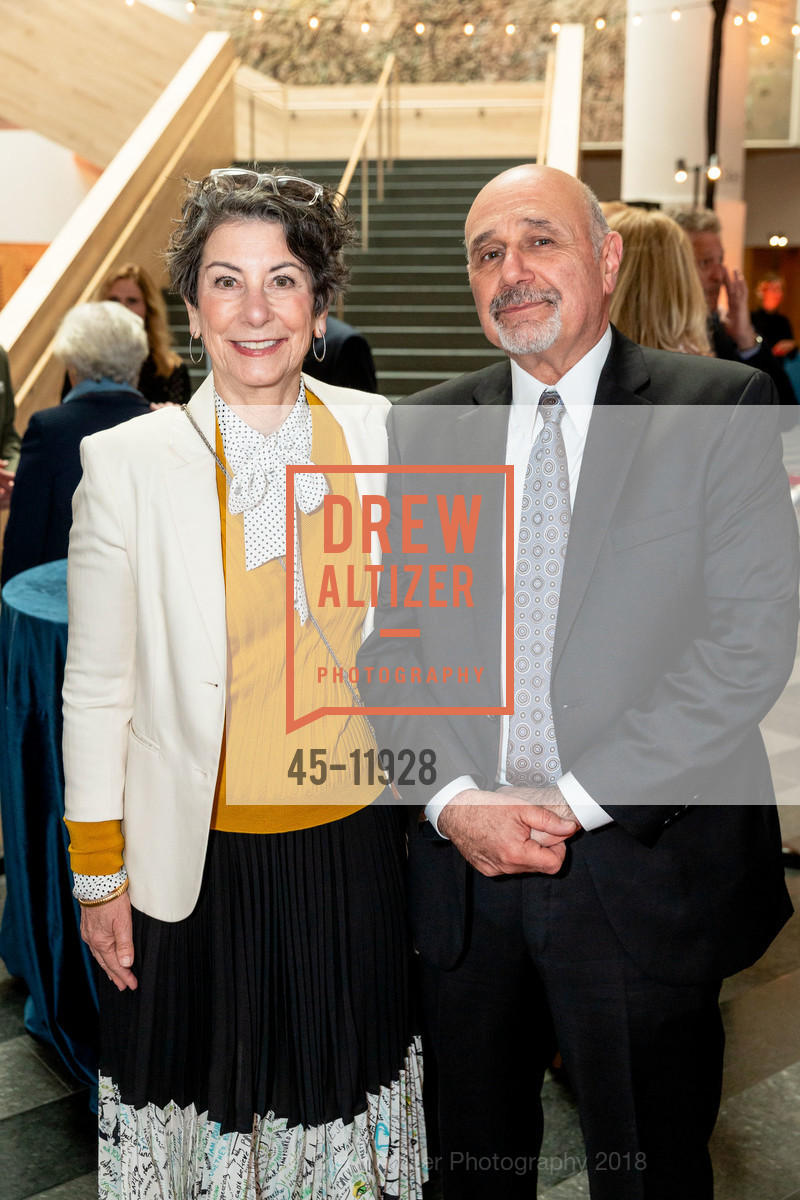 Nicki Turner, Richard Consonela, SFMOMA Magritte Opening, SFMOMA, May 16th, 2018, Photo #45-11928 Nicki Turner, Richard Consonela, Photo #45-11928