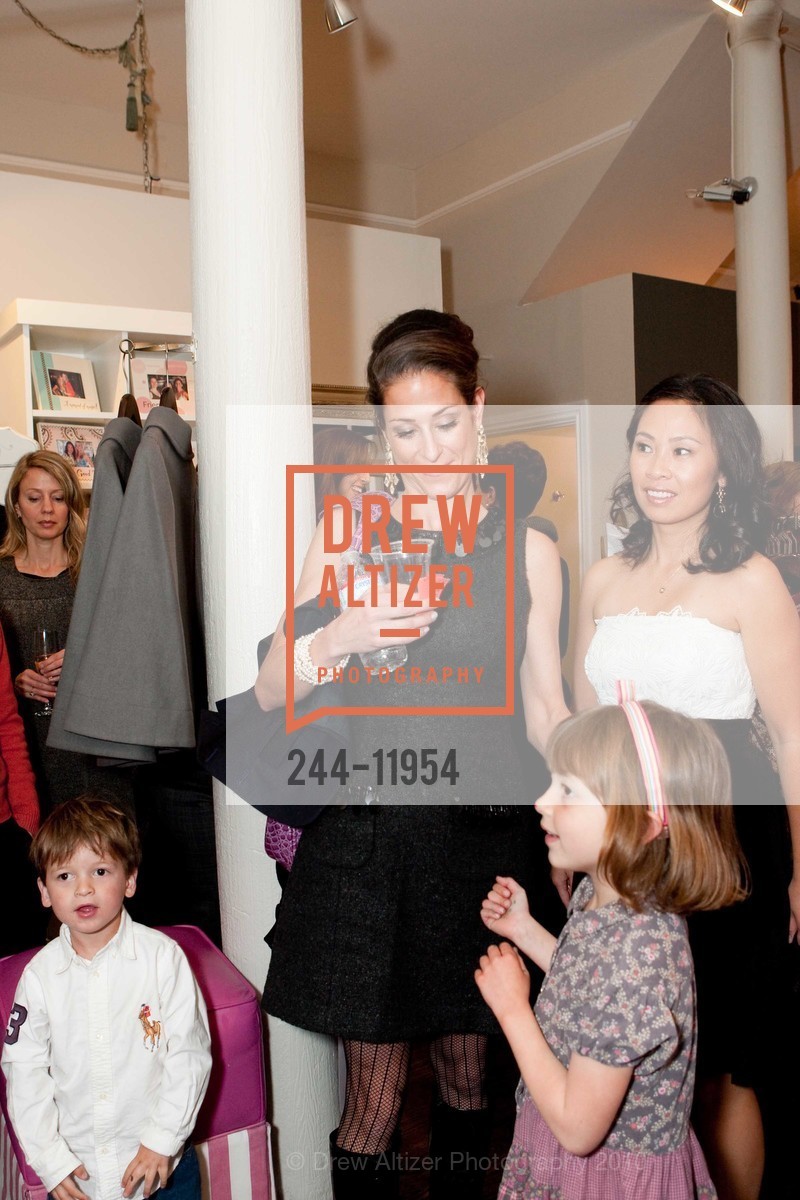 Ashley Harper, Kristen Harper, Audrey Harper, Nielma Hock, "Eye on Fashion" Benefiting Jack McGovern Coats' Disease Foundation, US, March 26th, 2010, Photo #244-11954 Ashley Harper, Kristen Harper, Audrey Harper, Nielma Hock, Photo #244-11954