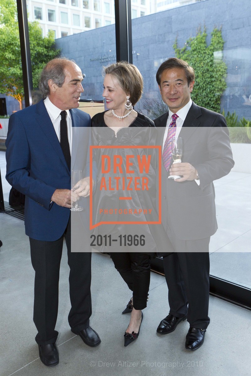 Ned Topham, Maureen Footer, Thong Nguyen, The San Francisco Museum of Modern Art Celebrates 75 years with the 2010 Modern Ball, US, May 15th, 2010, Photo #2011-11966 Ned Topham, Maureen Footer, Thong Nguyen, Photo #2011-11966