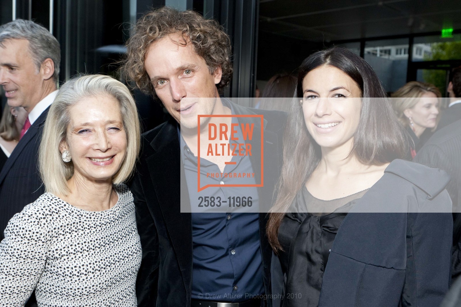Mimi Haas, Yves Behar, Sabrina Buell, The San Francisco Museum of Modern Art Celebrates 75 years with the 2010 Modern Ball, US, May 15th, 2010, Photo #2583-11966 Mimi Haas, Yves Behar, Sabrina Buell, Photo #2583-11966