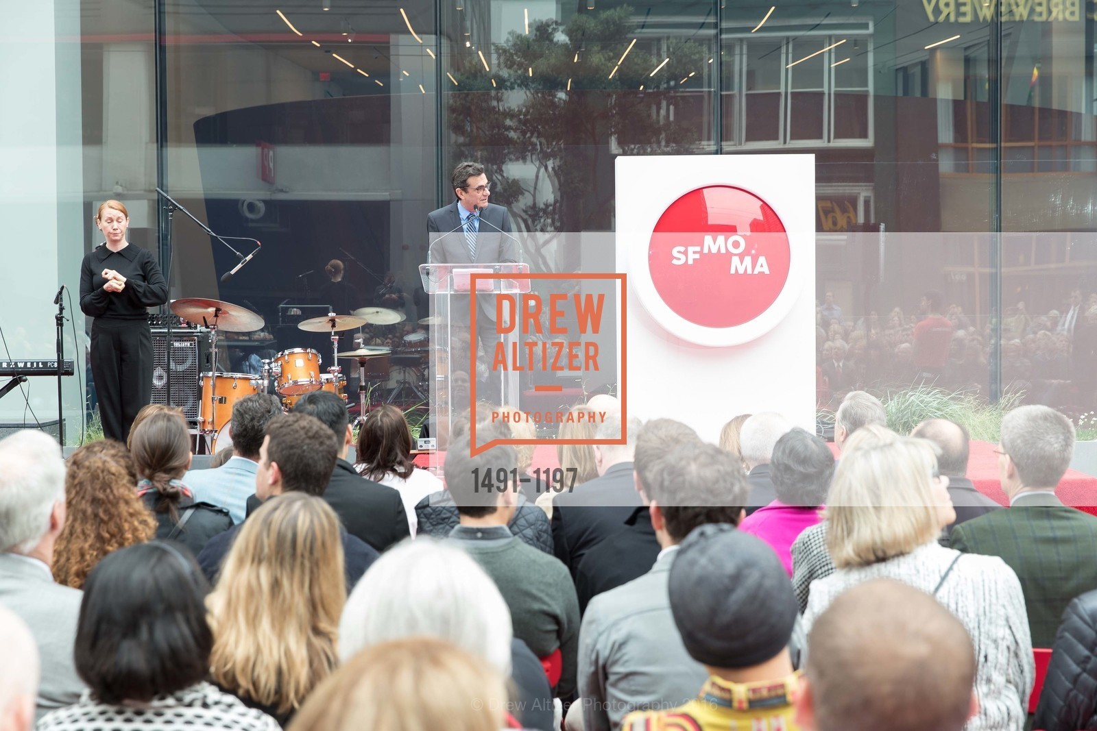 Neal Benezra, SFMOMA Ribbon Cutting Opening Day, SFMOMA. 151 3rd St, May 13th, 2016, Photo #1491-1197 Neal Benezra, Photo #1491-1197