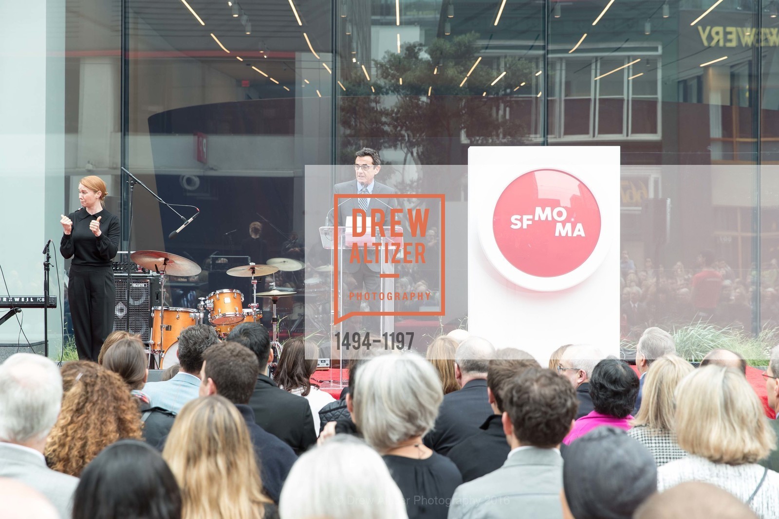 Neal Benezra, SFMOMA Ribbon Cutting Opening Day, SFMOMA. 151 3rd St, May 13th, 2016, Photo #1494-1197 Neal Benezra, Photo #1494-1197