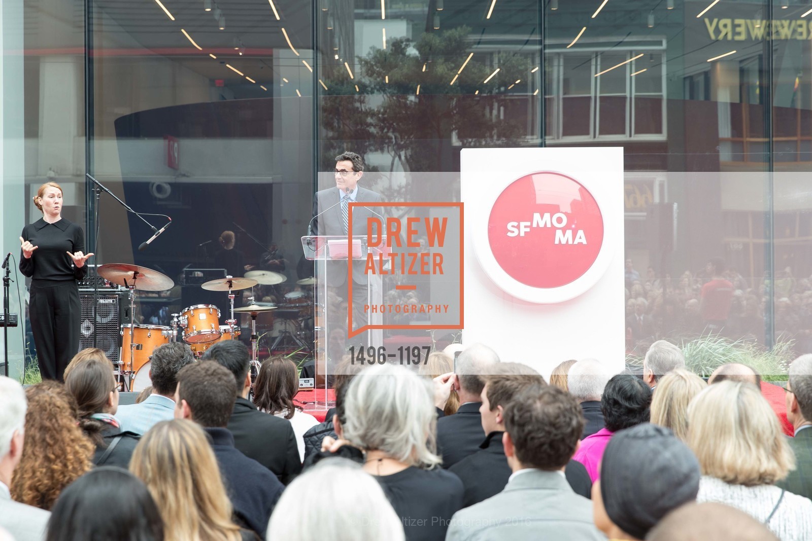 Neal Benezra, SFMOMA Ribbon Cutting Opening Day, SFMOMA. 151 3rd St, May 13th, 2016, Photo #1496-1197 Neal Benezra, Photo #1496-1197