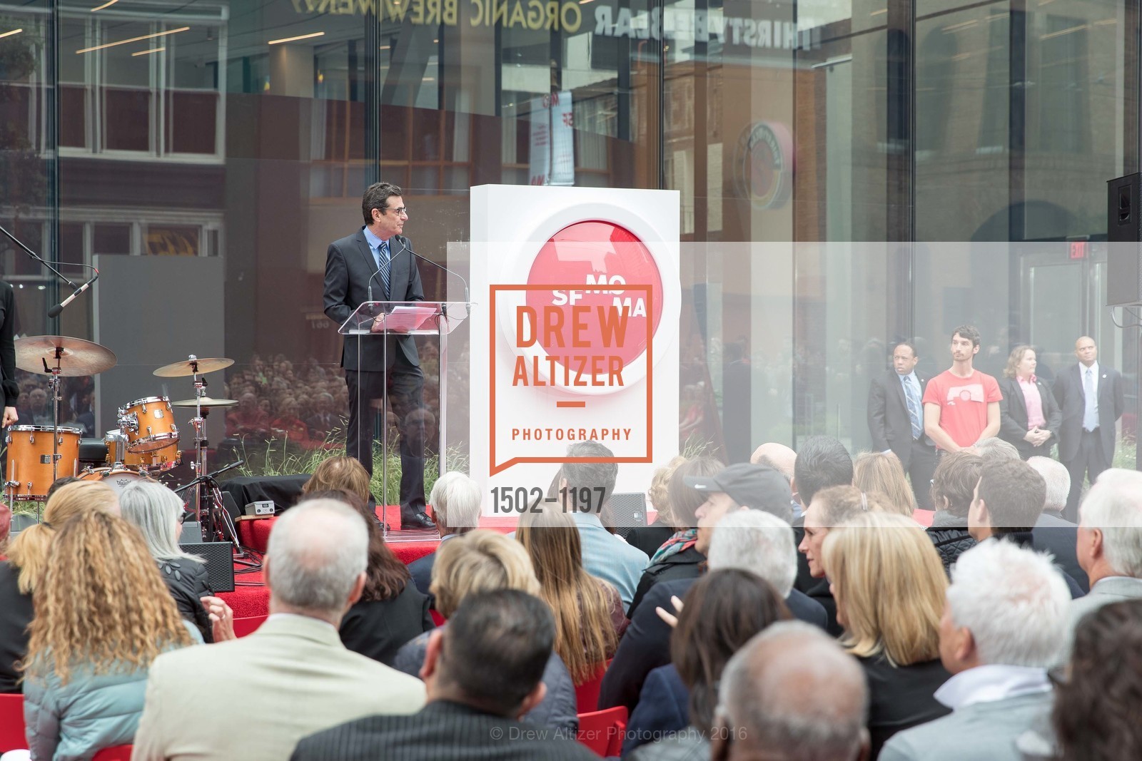 Neal Benezra, SFMOMA Ribbon Cutting Opening Day, SFMOMA. 151 3rd St, May 13th, 2016, Photo #1502-1197 Neal Benezra, Photo #1502-1197