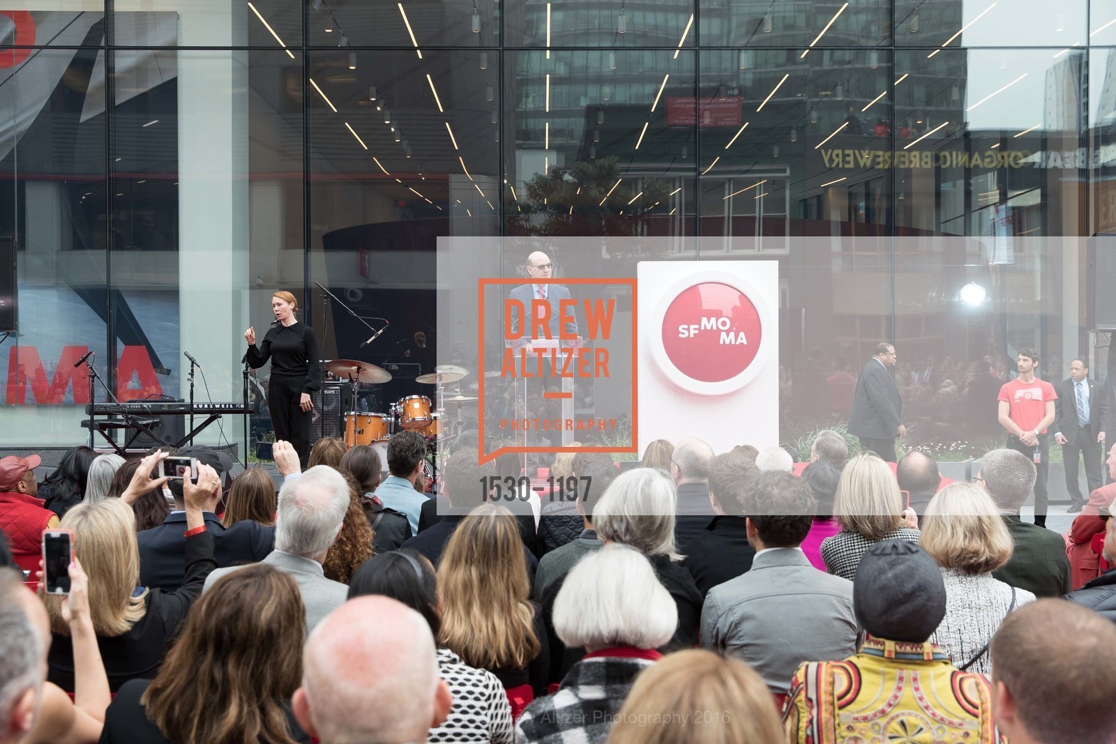 Bob Fisher, SFMOMA Ribbon Cutting Opening Day, SFMOMA. 151 3rd St, May 13th, 2016, Photo #1530-1197 Bob Fisher, Photo #1530-1197