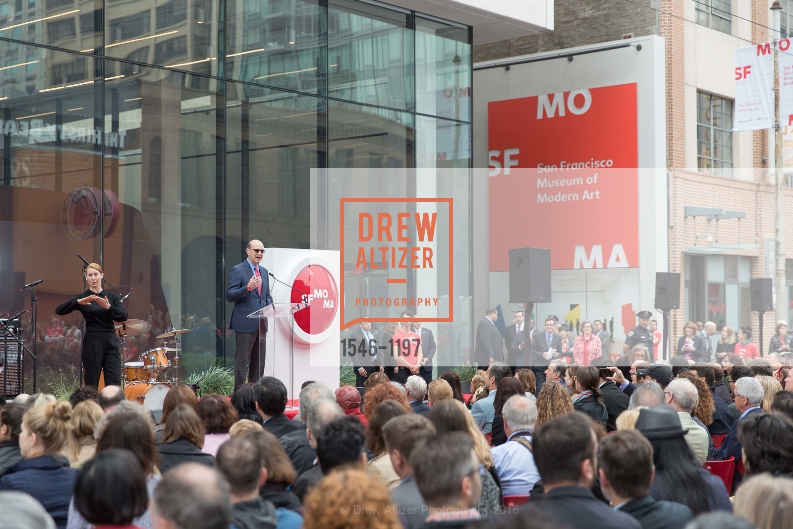 Atmosphere, SFMOMA Ribbon Cutting Opening Day, SFMOMA. 151 3rd St, May 13th, 2016, Photo #1546-1197 Atmosphere, Photo #1546-1197