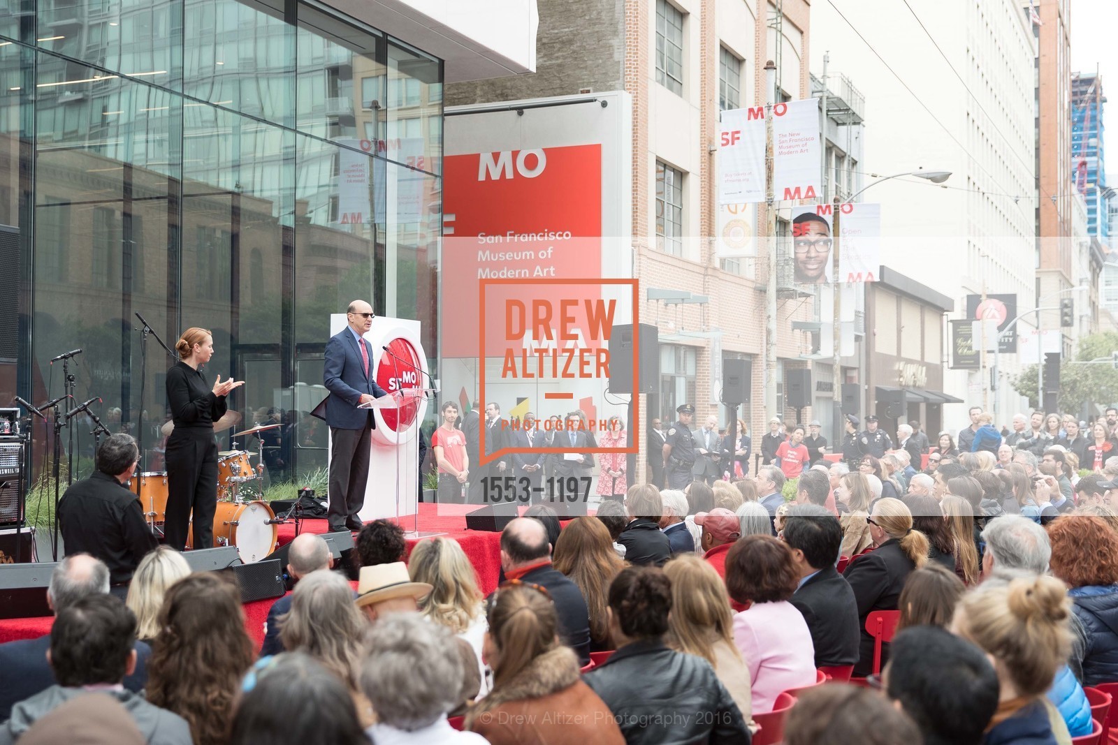 Atmosphere, SFMOMA Ribbon Cutting Opening Day, SFMOMA. 151 3rd St, May 13th, 2016, Photo #1553-1197 Atmosphere, Photo #1553-1197