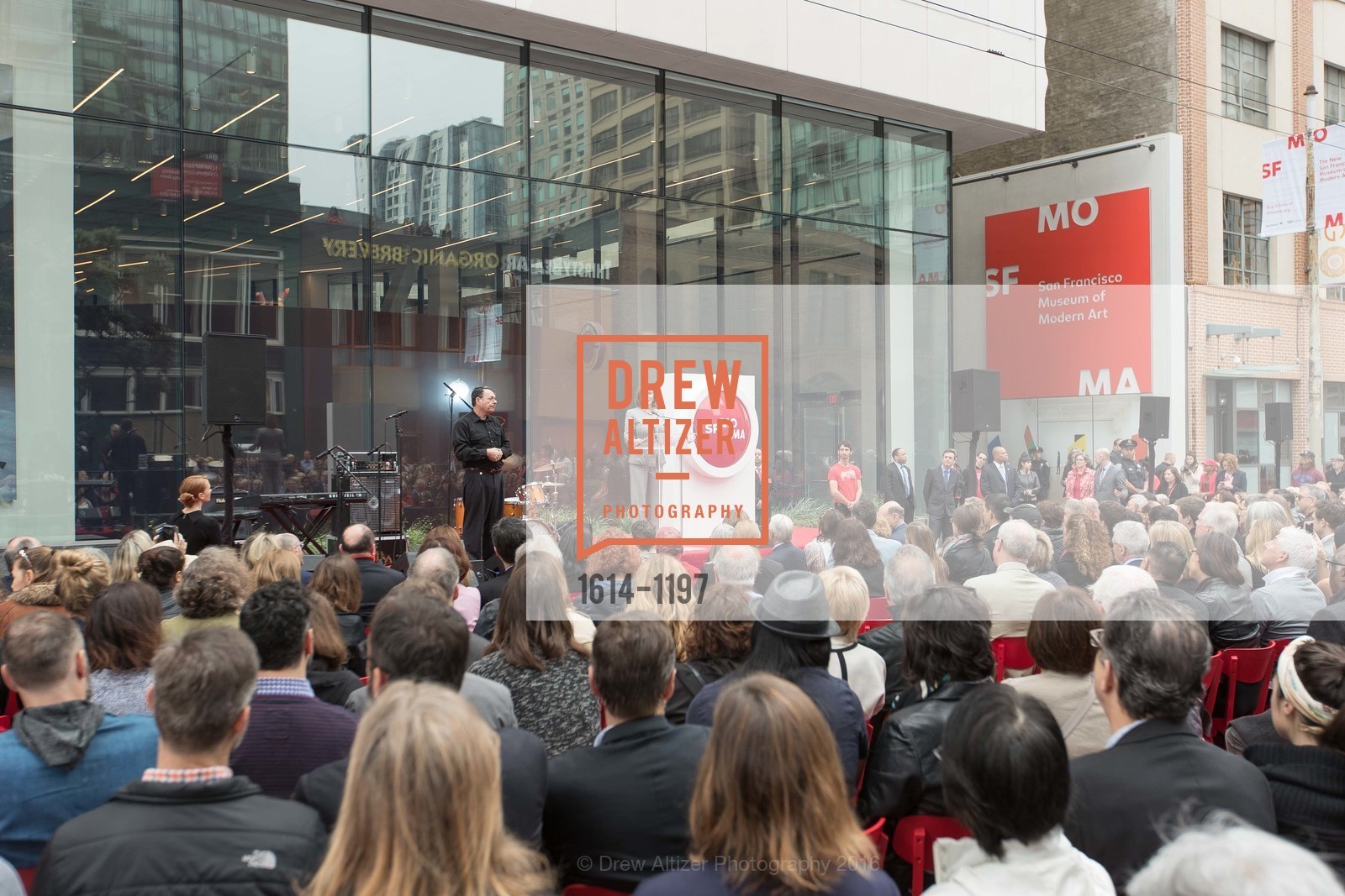 Atmosphere, SFMOMA Ribbon Cutting Opening Day, SFMOMA. 151 3rd St, May 13th, 2016, Photo #1614-1197 Atmosphere, Photo #1614-1197