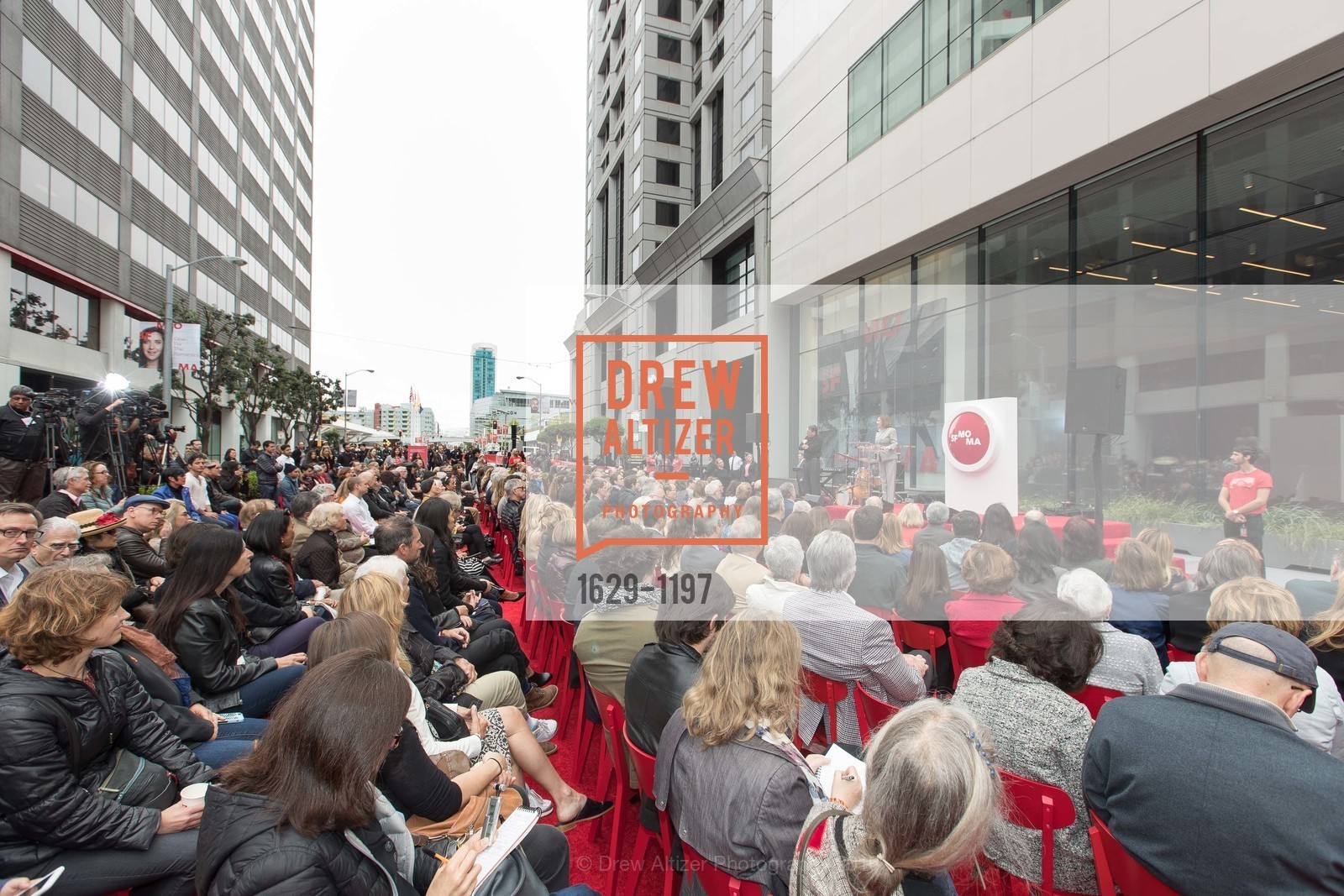 Atmosphere, SFMOMA Ribbon Cutting Opening Day, SFMOMA. 151 3rd St, May 13th, 2016, Photo #1629-1197 Atmosphere, Photo #1629-1197