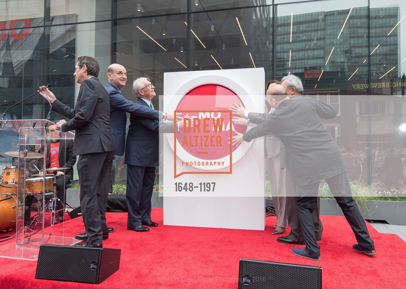 Bob Fisher, Neal Benezra, Nancy Pelosi, Ed Lee, Craig Dykers, SFMOMA Ribbon Cutting Opening Day, SFMOMA. 151 3rd St, December 12th, 2017, Photo #1648-1197 Bob Fisher, Neal Benezra, Nancy Pelosi, Ed Lee, Craig Dykers, Photo #1648-1197