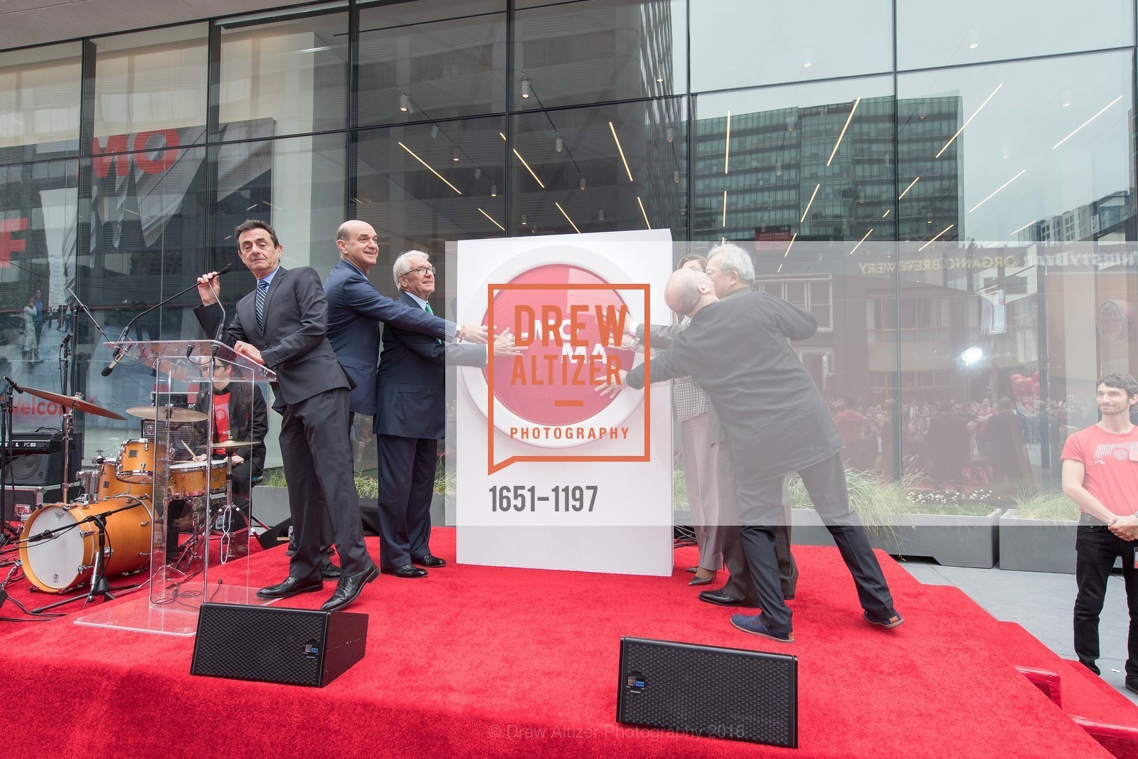 Bob Fisher, Neal Benezra, Nancy Pelosi, Ed Lee, Craig Dykers, SFMOMA Ribbon Cutting Opening Day, SFMOMA. 151 3rd St, December 12th, 2017, Photo #1651-1197 Bob Fisher, Neal Benezra, Nancy Pelosi, Ed Lee, Craig Dykers, Photo #1651-1197