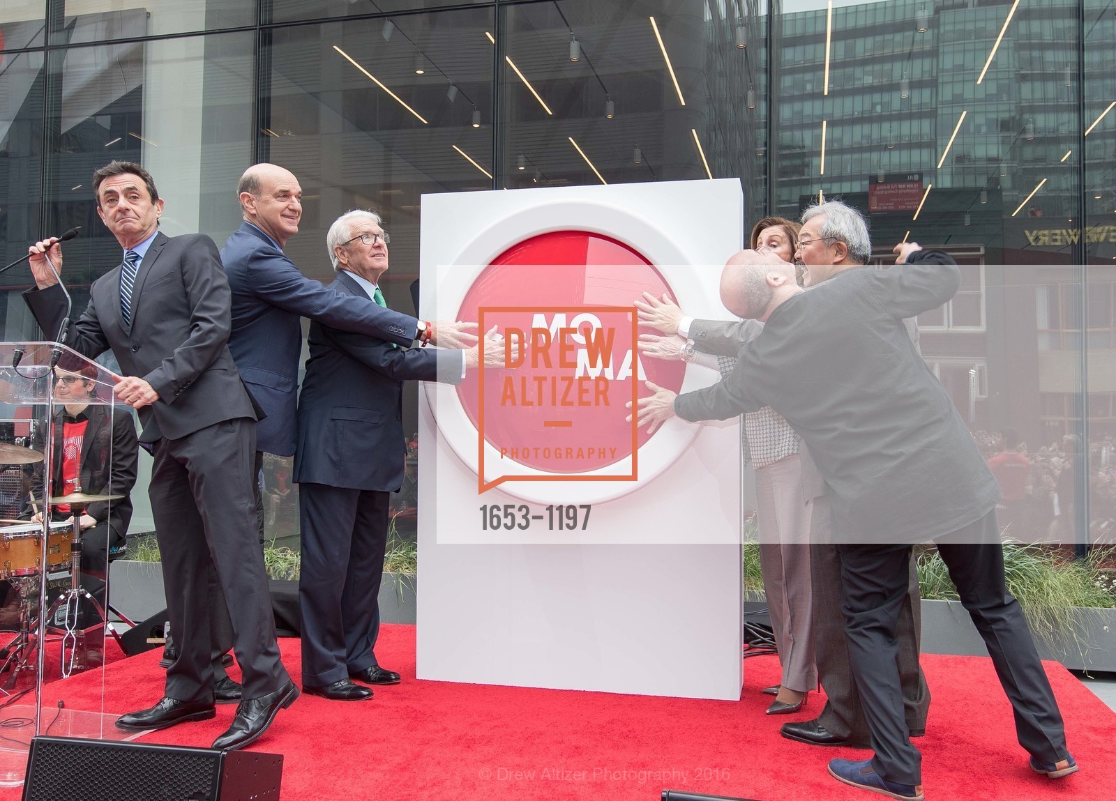 Bob Fisher, Neal Benezra, Nancy Pelosi, Ed Lee, Craig Dykers, SFMOMA Ribbon Cutting Opening Day, SFMOMA. 151 3rd St, December 12th, 2017, Photo #1653-1197 Bob Fisher, Neal Benezra, Nancy Pelosi, Ed Lee, Craig Dykers, Photo #1653-1197