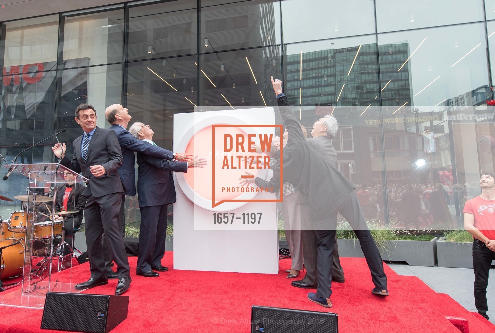 Bob Fisher, Neal Benezra, Nancy Pelosi, Ed Lee, Craig Dykers, SFMOMA Ribbon Cutting Opening Day, SFMOMA. 151 3rd St, December 12th, 2017, Photo #1657-1197 Bob Fisher, Neal Benezra, Nancy Pelosi, Ed Lee, Craig Dykers, Photo #1657-1197