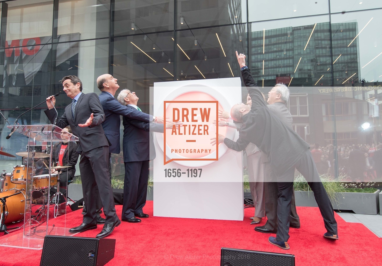 Bob Fisher, Neal Benezra, Nancy Pelosi, Ed Lee, Craig Dykers, SFMOMA Ribbon Cutting Opening Day, SFMOMA. 151 3rd St, December 12th, 2017, Photo #1656-1197 Bob Fisher, Neal Benezra, Nancy Pelosi, Ed Lee, Craig Dykers, Photo #1656-1197