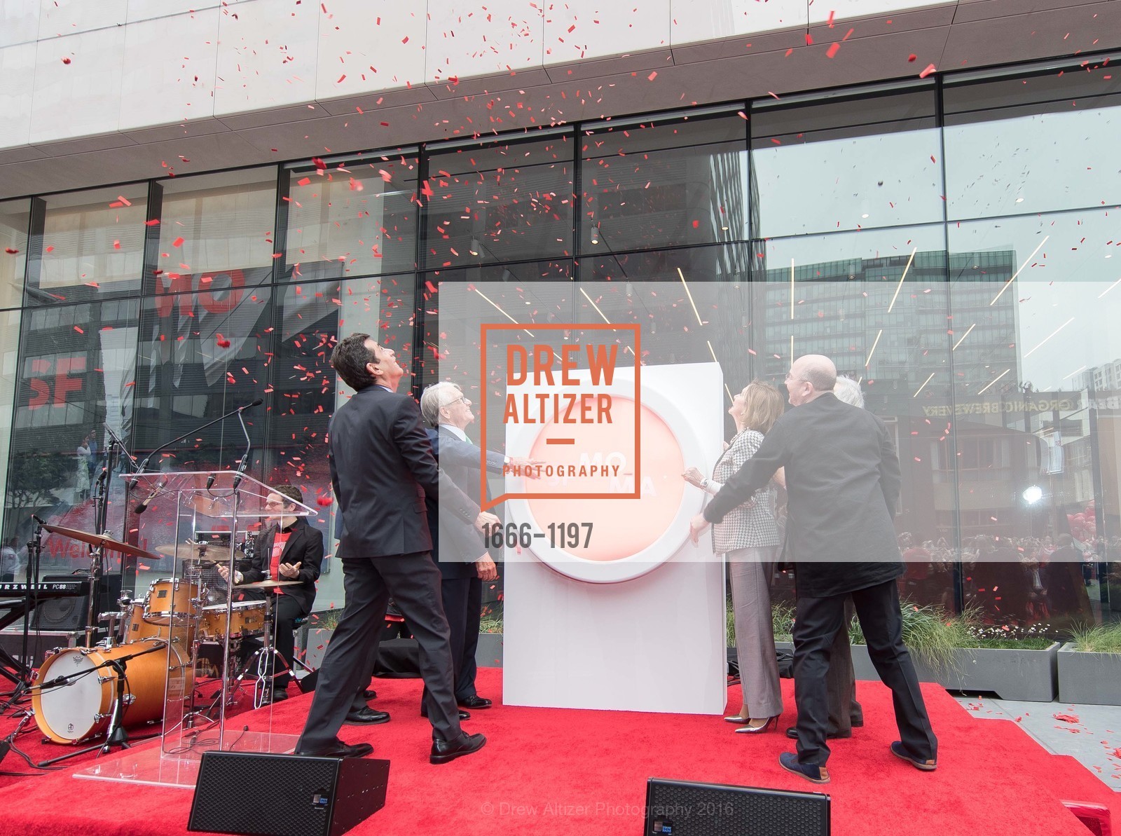 Bob Fisher, Neal Benezra, Nancy Pelosi, Ed Lee, Craig Dykers, SFMOMA Ribbon Cutting Opening Day, SFMOMA. 151 3rd St, December 12th, 2017, Photo #1666-1197 Bob Fisher, Neal Benezra, Nancy Pelosi, Ed Lee, Craig Dykers, Photo #1666-1197