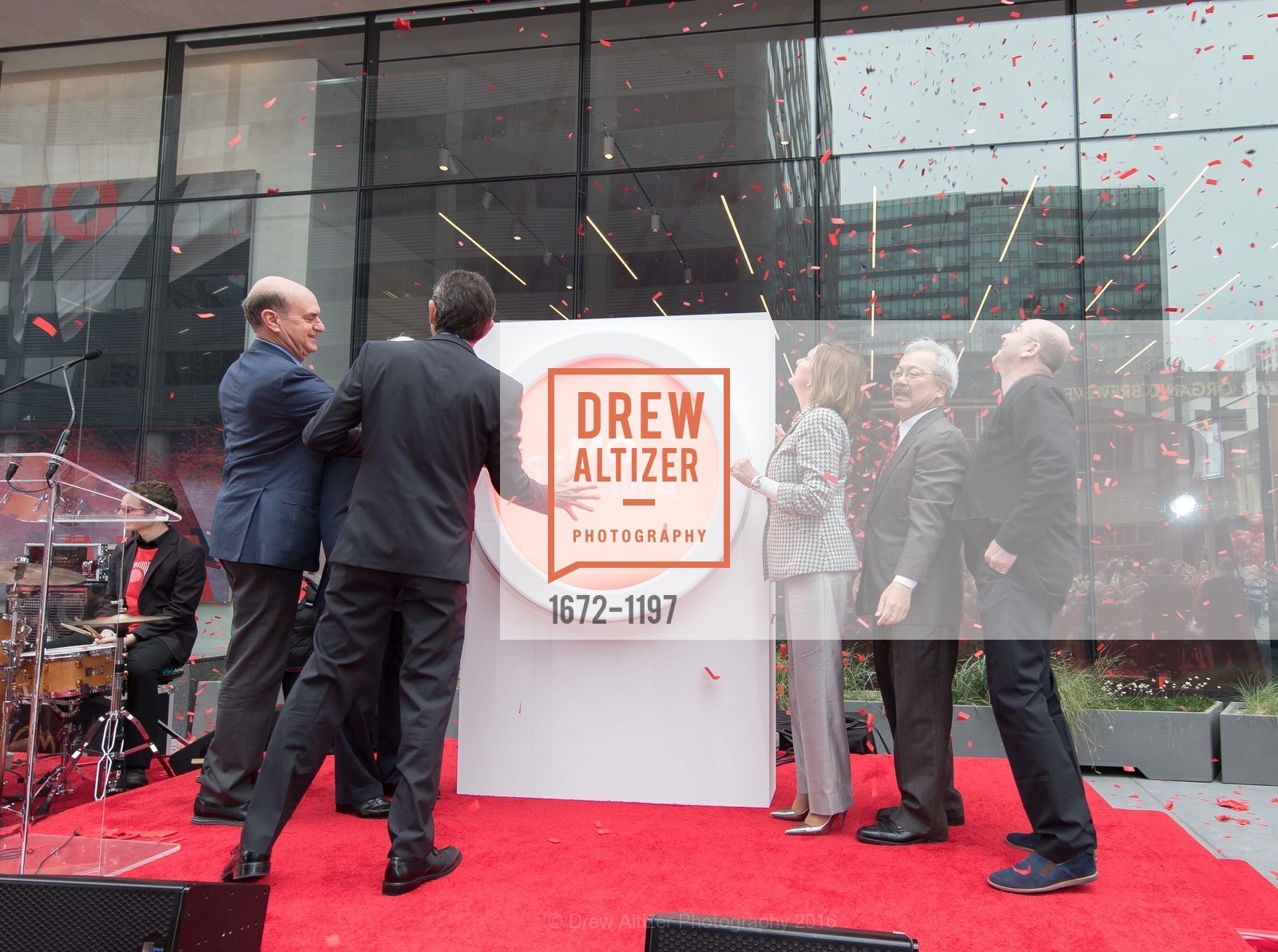 Bob Fisher, Neal Benezra, Nancy Pelosi, Ed Lee, Craig Dykers, SFMOMA Ribbon Cutting Opening Day, SFMOMA. 151 3rd St, December 12th, 2017, Photo #1672-1197 Bob Fisher, Neal Benezra, Nancy Pelosi, Ed Lee, Craig Dykers, Photo #1672-1197