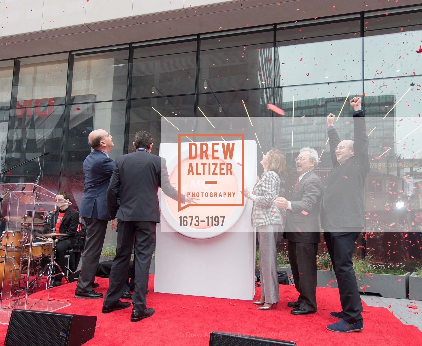 Bob Fisher, Neal Benezra, Nancy Pelosi, Ed Lee, Craig Dykers, SFMOMA Ribbon Cutting Opening Day, SFMOMA. 151 3rd St, December 12th, 2017, Photo #1673-1197 Bob Fisher, Neal Benezra, Nancy Pelosi, Ed Lee, Craig Dykers, Photo #1673-1197