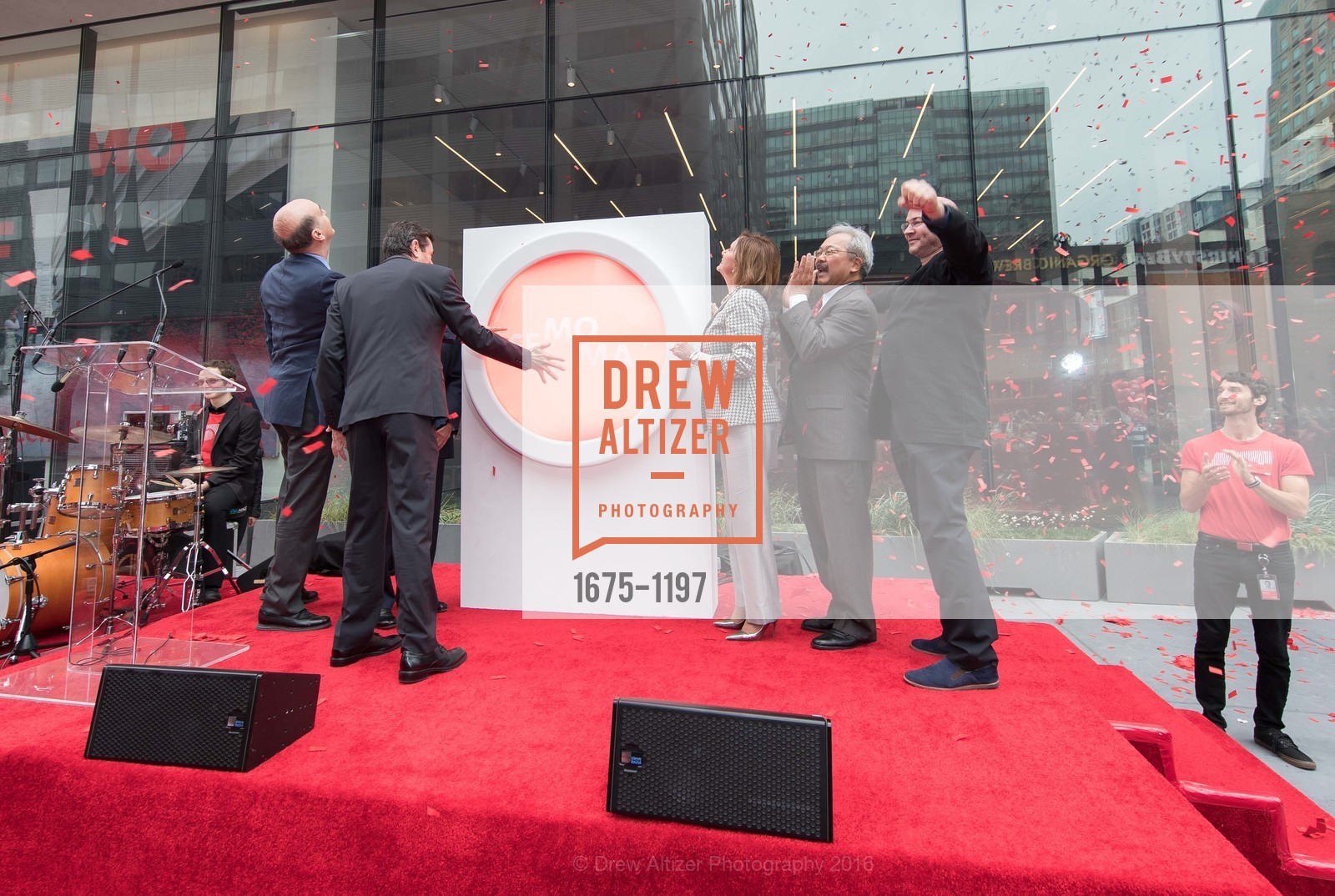 Bob Fisher, Neal Benezra, Nancy Pelosi, Ed Lee, Craig Dykers, SFMOMA Ribbon Cutting Opening Day, SFMOMA. 151 3rd St, December 12th, 2017, Photo #1675-1197 Bob Fisher, Neal Benezra, Nancy Pelosi, Ed Lee, Craig Dykers, Photo #1675-1197