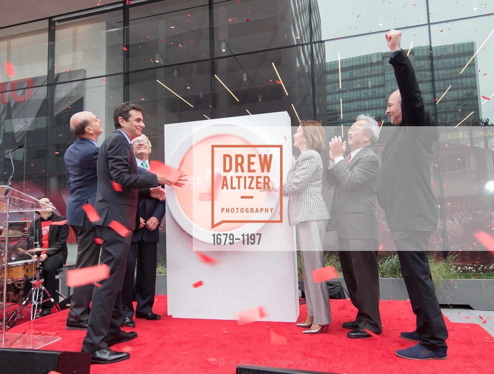 Bob Fisher, Neal Benezra, Nancy Pelosi, Ed Lee, Craig Dykers, SFMOMA Ribbon Cutting Opening Day, SFMOMA. 151 3rd St, December 12th, 2017, Photo #1679-1197 Bob Fisher, Neal Benezra, Nancy Pelosi, Ed Lee, Craig Dykers, Photo #1679-1197