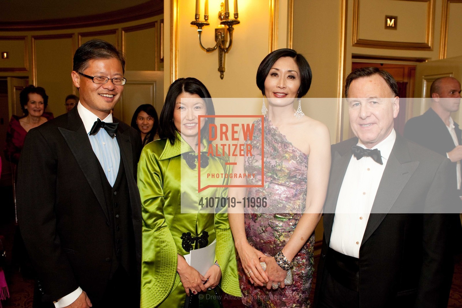 Jerry Yang, Akiko Yamazaki, Yurie Pascarella, Carl Pascarella, SF Ballet Opening Night Gala: Silver Celebration, US, January 21st, 2010, Photo #4107019-11996 Jerry Yang, Akiko Yamazaki, Yurie Pascarella, Carl Pascarella, Photo #4107019-11996