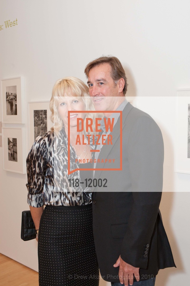 Britta Campbell, Daniel Whisenhunt, SFMOMA OPENING RECEPTION FOR "EXPOSED" and "CARTIER-BRESSON", US, October 28th, 2010, Photo #118-12002 Britta Campbell, Daniel Whisenhunt, Photo #118-12002