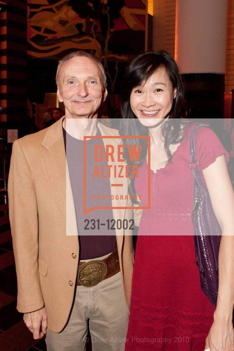 Mike Tully, Loretta Cheung, SFMOMA OPENING RECEPTION FOR "EXPOSED" and "CARTIER-BRESSON", US, October 28th, 2010, Photo #231-12002 Mike Tully, Loretta Cheung, Photo #231-12002