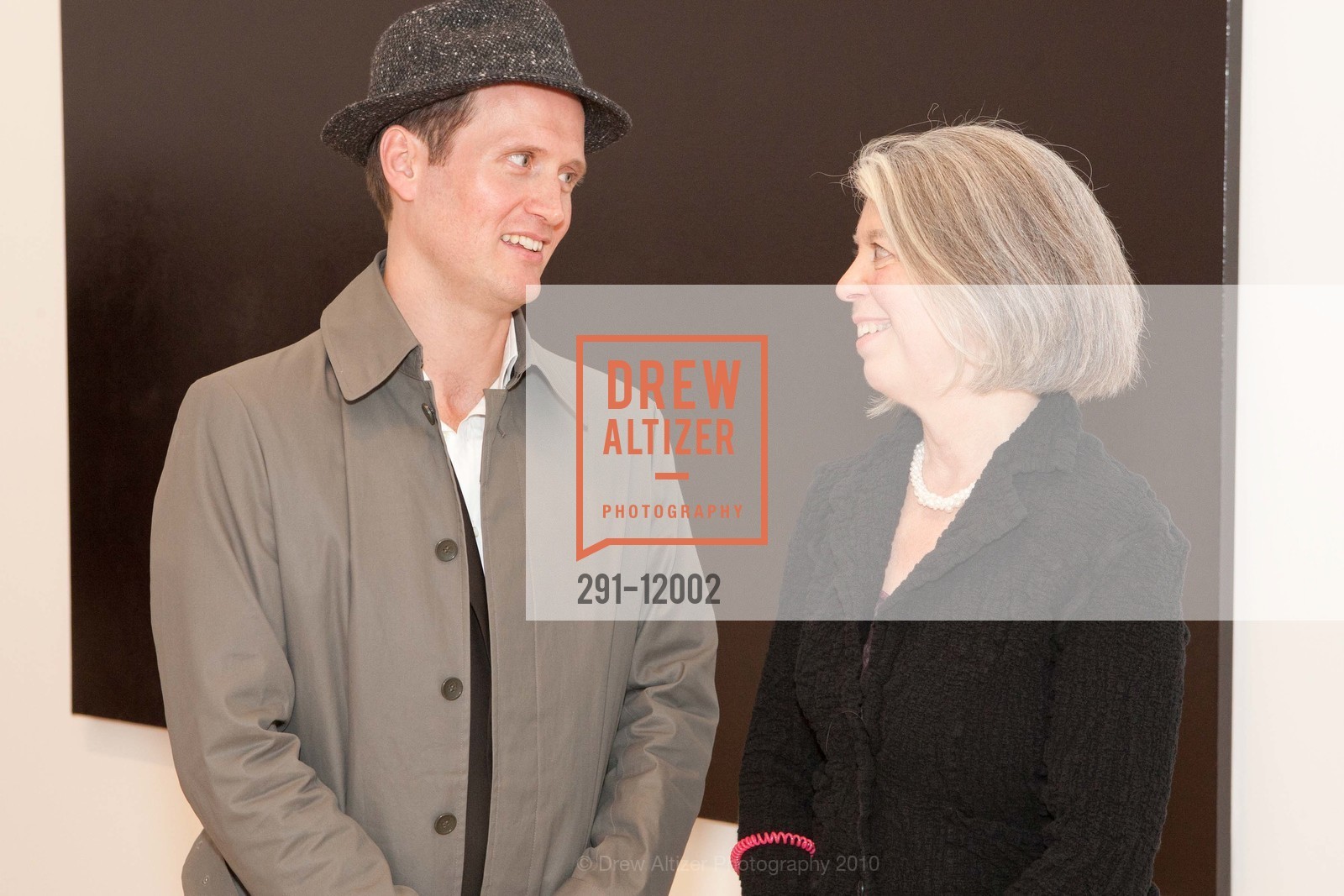 Oliver Lutz, Sandy Phillips, SFMOMA OPENING RECEPTION FOR "EXPOSED" and "CARTIER-BRESSON", US, October 28th, 2010, Photo #291-12002 Oliver Lutz, Sandy Phillips, Photo #291-12002