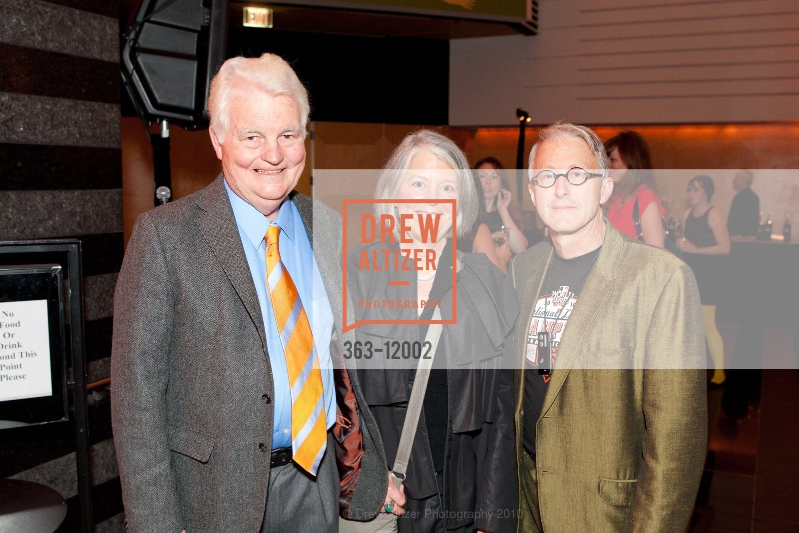 Sandy Phillips, Chip Lord, SFMOMA OPENING RECEPTION FOR "EXPOSED" and "CARTIER-BRESSON", US, October 28th, 2010, Photo #363-12002 Sandy Phillips, Chip Lord, Photo #363-12002