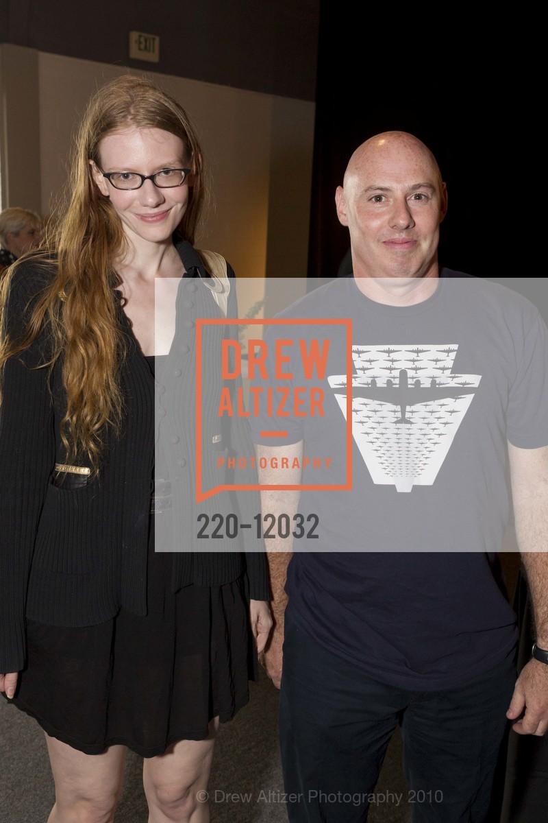 Anna Griggs, Paul Mandrake, HEADLANDS Benefit Art Auction, US, June 3rd, 2010, Photo #220-12032 Anna Griggs, Paul Mandrake, Photo #220-12032