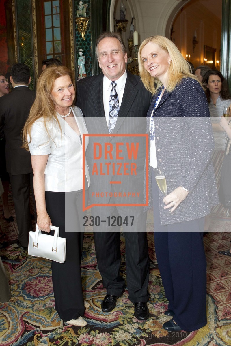 Sande Schlumberger, Mark Wagoner, Beth Townsend, Ann and Gordon Getty host A Dinner Benefiting The UCSF PEDIATRIC EPILEPSY CENTER, US, May 13th, 2010, Photo #230-12047 Sande Schlumberger, Mark Wagoner, Beth Townsend, Photo #230-12047