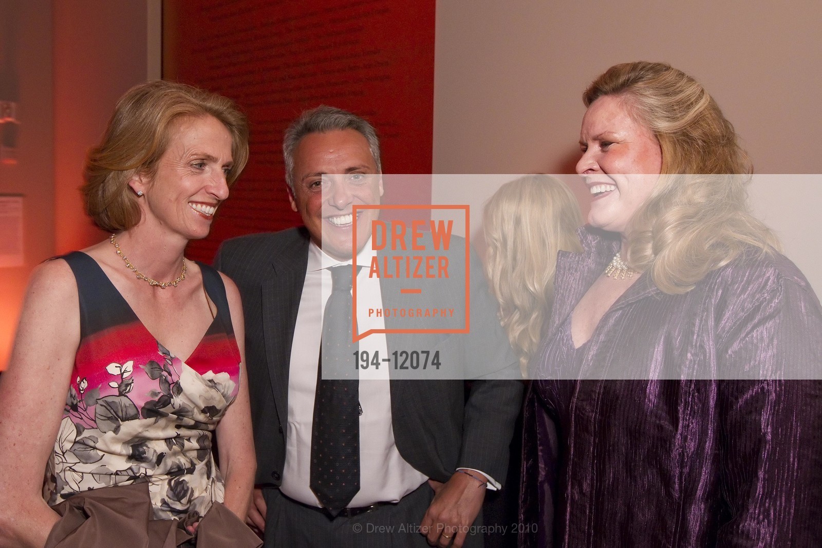 Marta Benson, Alberto Milani, Louisa Heer, BOUQUETS TO ARTS GALA at the De Young Museum, US, April 19th, 2010, Photo #194-12074 Marta Benson, Alberto Milani, Louisa Heer, Photo #194-12074