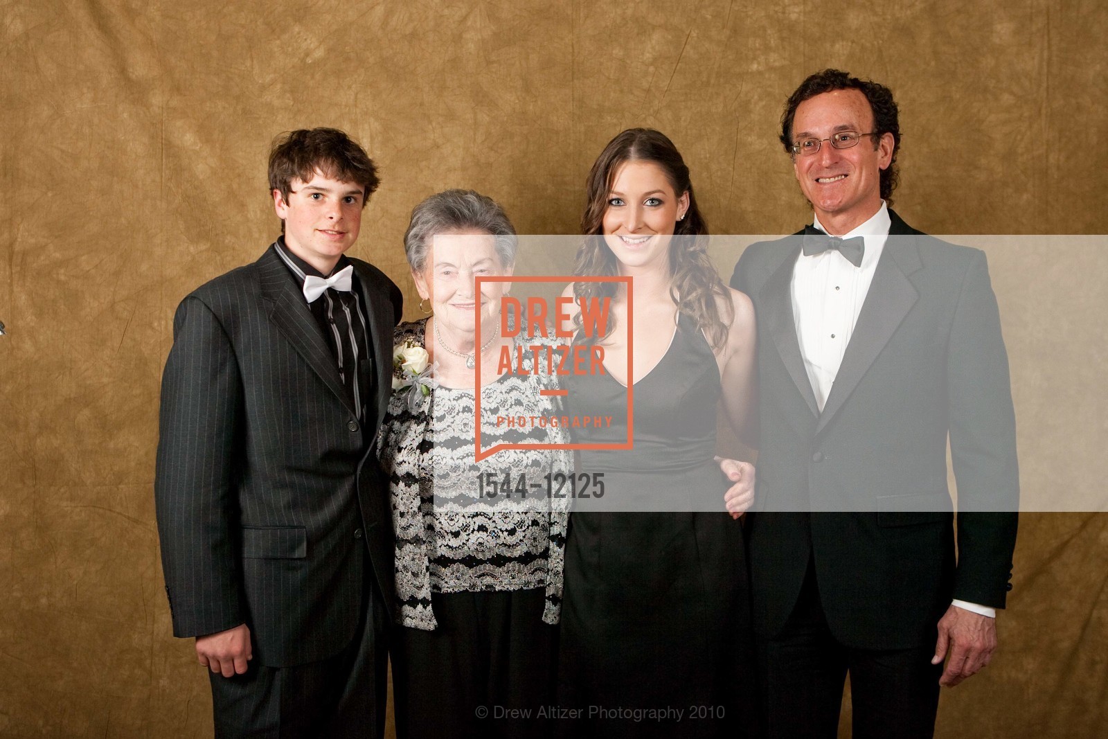Elijah Jatovsky, Pola Reinharz, Kimberly Blanchard, Ron Lezell, 160th Anniversary FAMMY AWARDS Gala, US, March 21st, 2010, Photo #1544-12125 Elijah Jatovsky, Pola Reinharz, Kimberly Blanchard, Ron Lezell, Photo #1544-12125