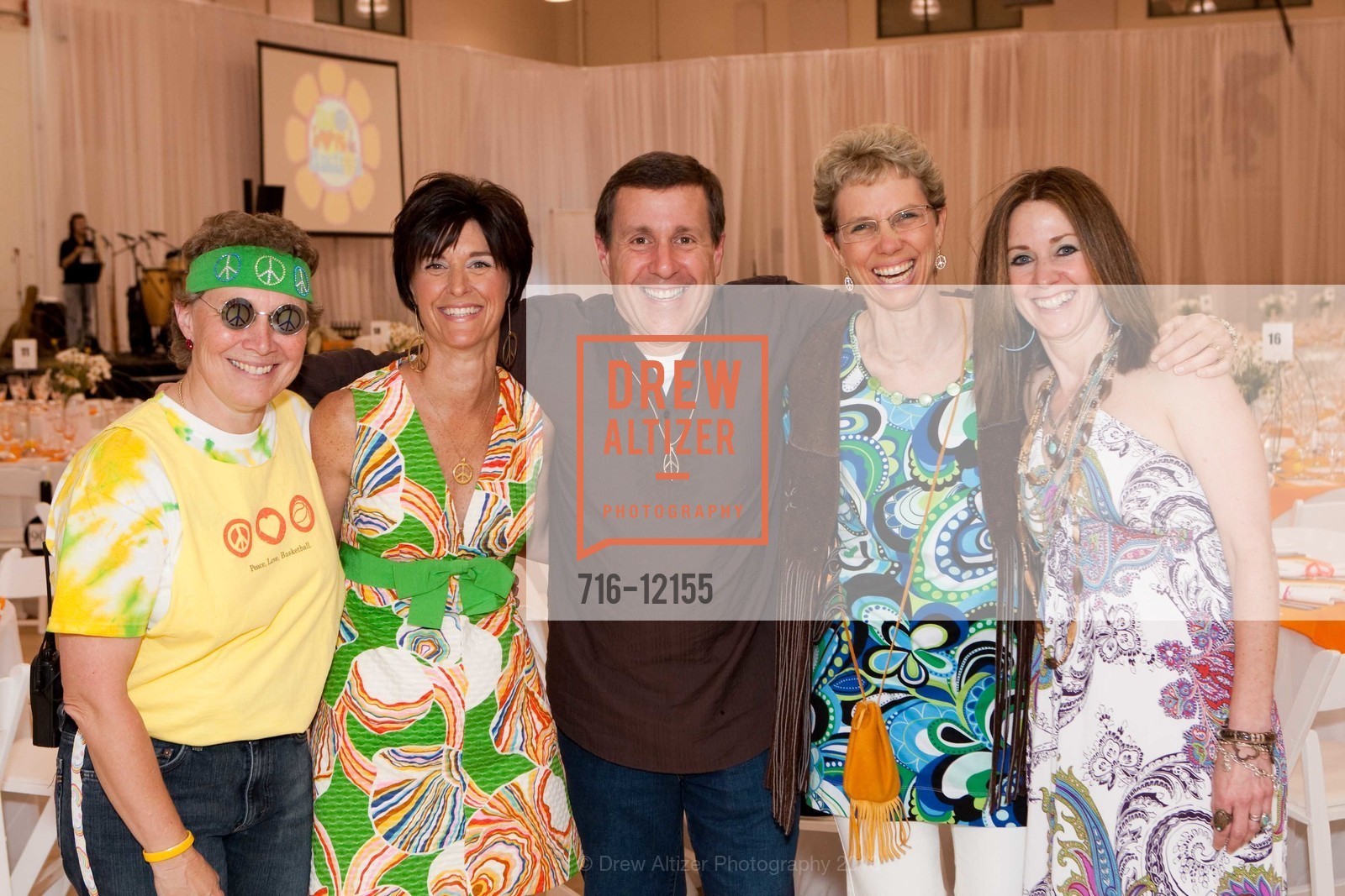 Kim Aitken-Young, Linda Rosensweig, Richard Dioli, Katherine Aitken-Young, Theresa Rowland, SACRED HEART SCHOOLS, ATHERTON; "PEACE, LOVE & AUCTION!", US, March 28th, 2010, Photo #716-12155 Kim Aitken-Young, Linda Rosensweig, Richard Dioli, Katherine Aitken-Young, Theresa Rowland, Photo #716-12155