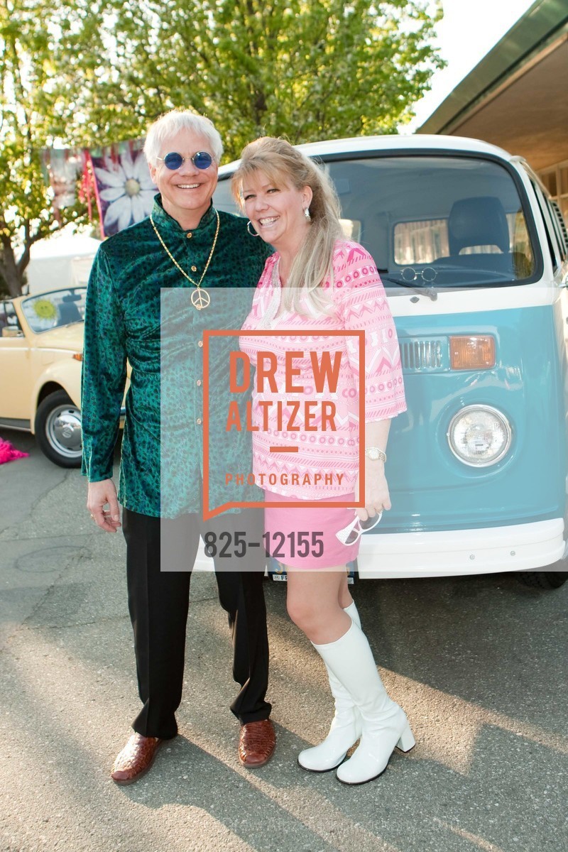 Chuck Coleson, Megan Coleson, SACRED HEART SCHOOLS, ATHERTON; "PEACE, LOVE & AUCTION!", US, March 28th, 2010, Photo #825-12155 Chuck Coleson, Megan Coleson, Photo #825-12155