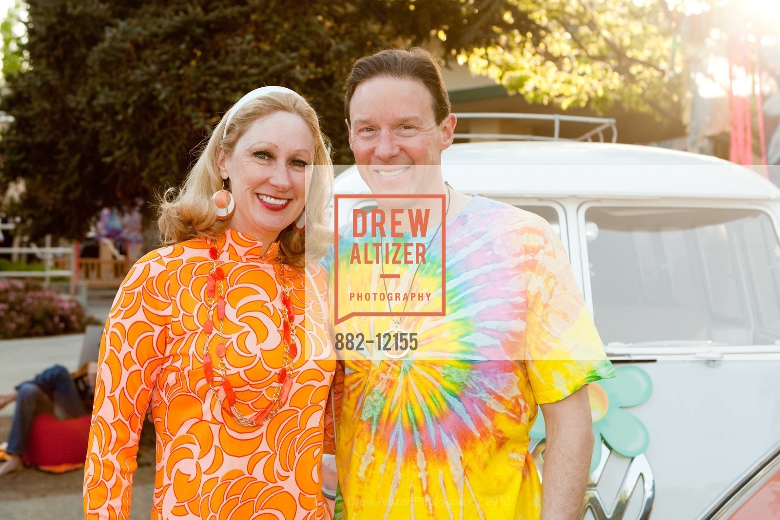 Trish Turner McConnell, Tom McConnell, SACRED HEART SCHOOLS, ATHERTON; "PEACE, LOVE & AUCTION!", US, March 28th, 2010, Photo #882-12155 Trish Turner McConnell, Tom McConnell, Photo #882-12155