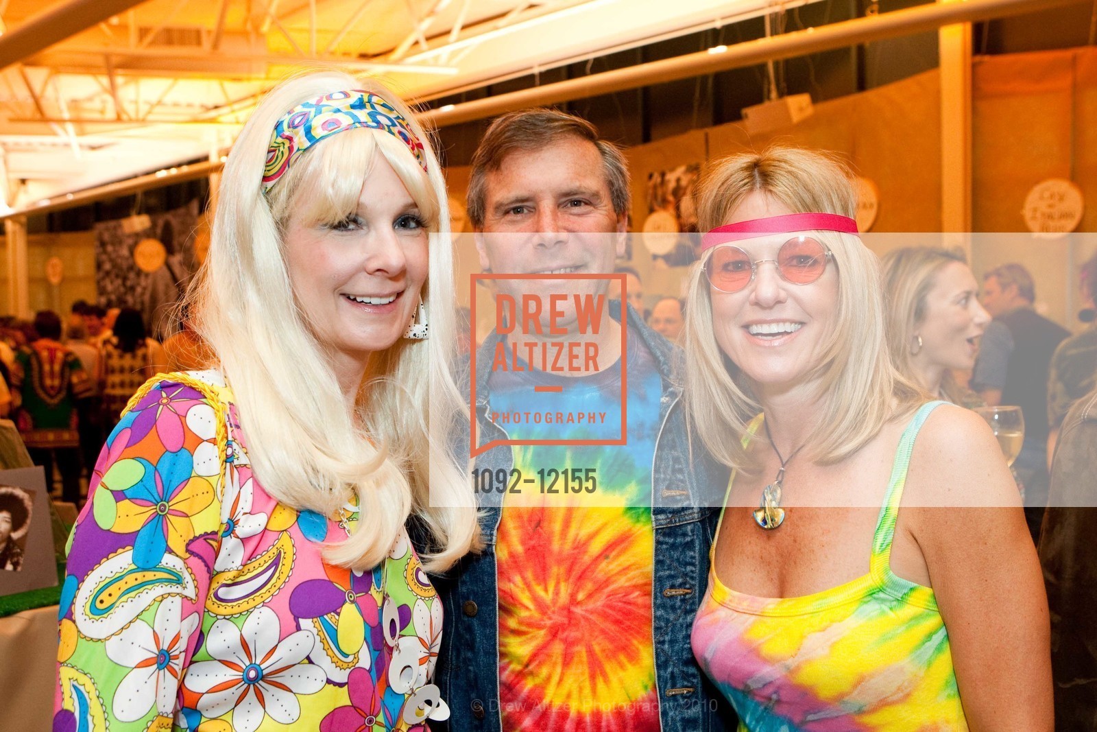 Mary Henry, Brad Koenig, Lauren Koenig, SACRED HEART SCHOOLS, ATHERTON; "PEACE, LOVE & AUCTION!", US, March 28th, 2010, Photo #1092-12155 Mary Henry, Brad Koenig, Lauren Koenig, Photo #1092-12155